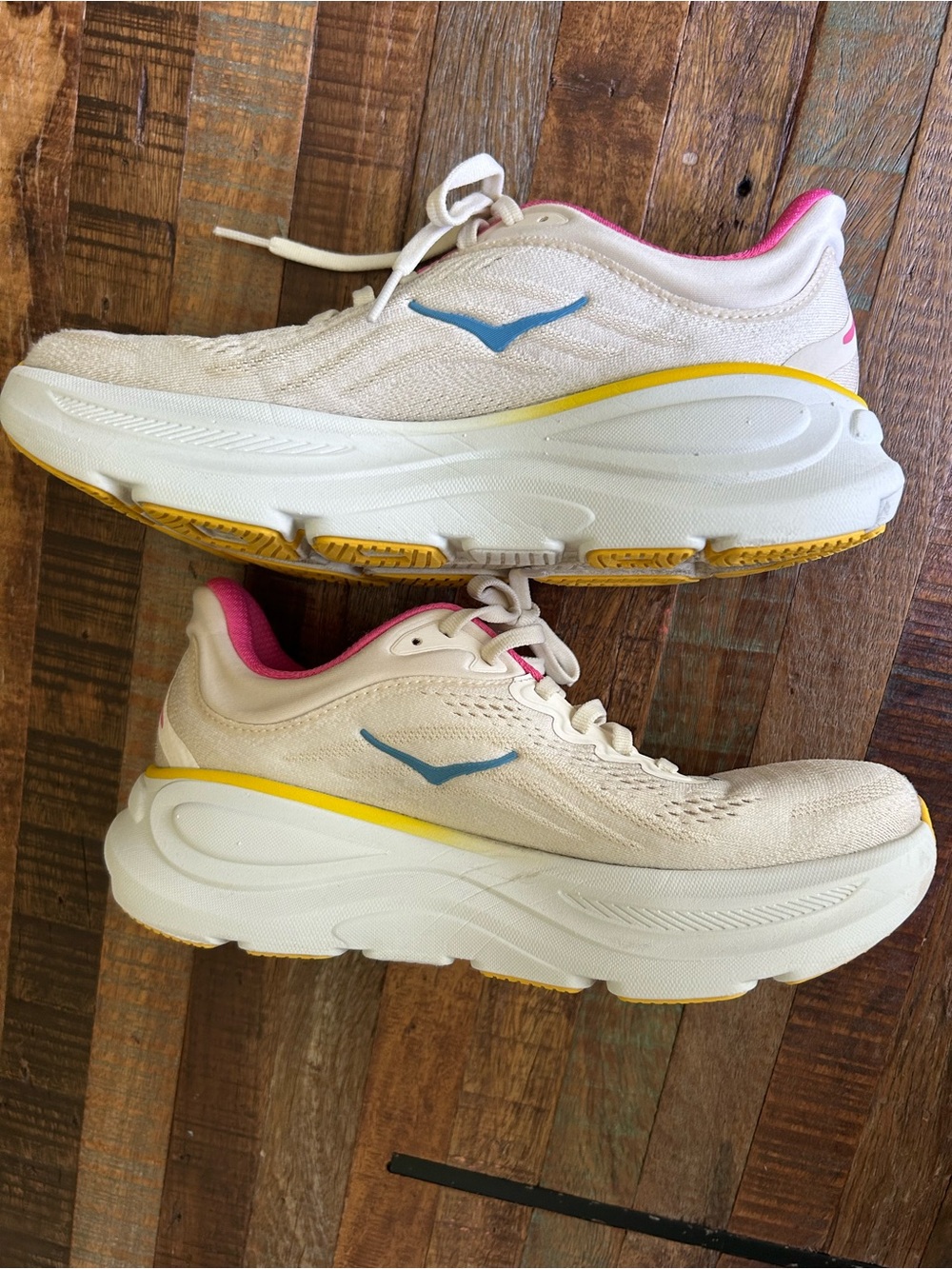 HOKA Women’s Bondi 9 Running Shoes. Alabaster/Birch. Style 1162012 ALBST. 7.5 - Picture 3 of 12